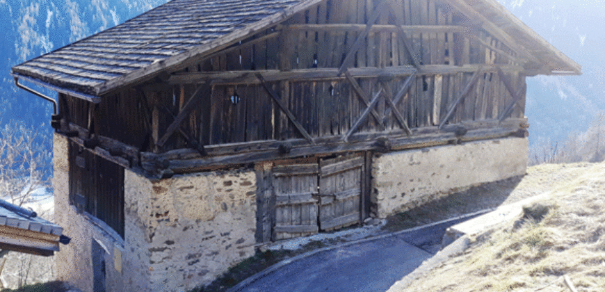Maso da ristrutturare a Castello ( Comune di Pellizzano)