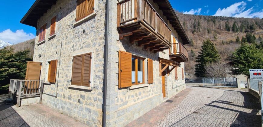 Appartamento trilocale con grande cantina a Fucine di Ossana