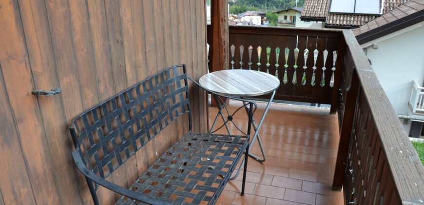 Villetta bifamiliare con giardino e vista panoramica a Ossana