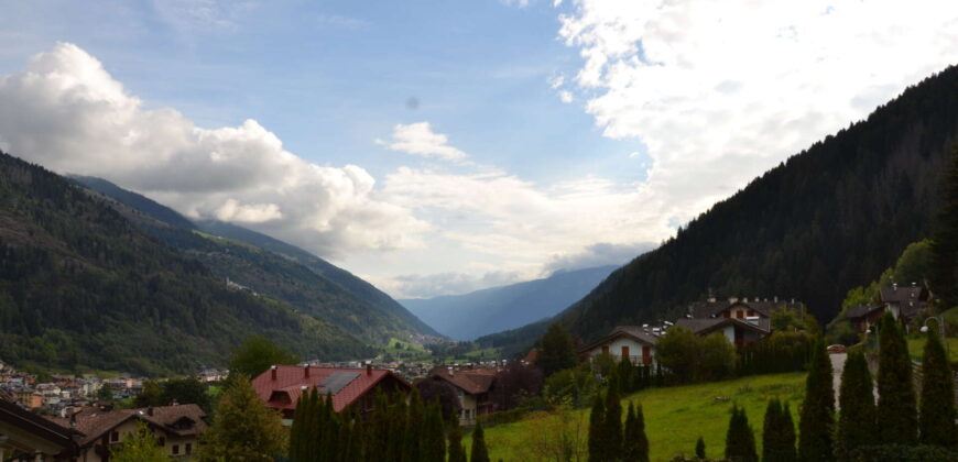 Villetta bifamiliare con giardino e vista panoramica a Ossana