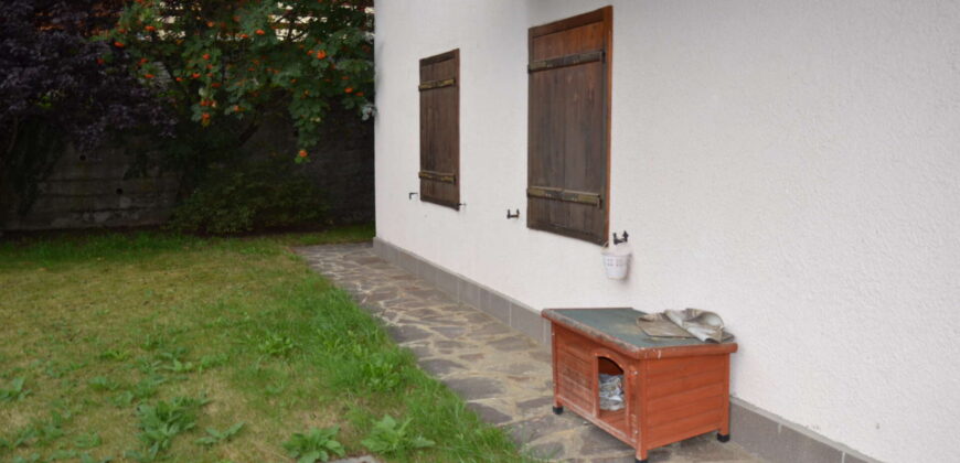 Villetta bifamiliare con giardino e vista panoramica a Ossana