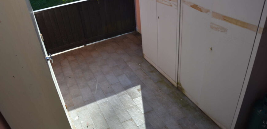 Comodo trilocale con terrazzo e vista magnifica sul bosco